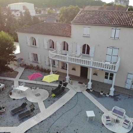 Le Clos Des Cedres B&B La Rochefoucauld Exterior foto